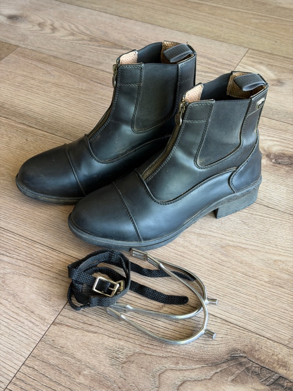 Equestrian horseback riding starter kit Black Chelsea paddock Boots and spurs
